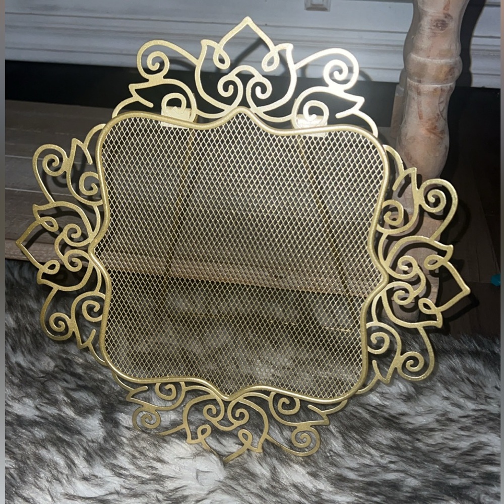Elegant Gold tone jewelry display / organizer 
Tabletop